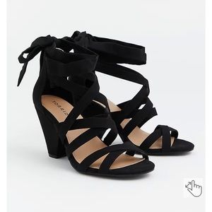 NWOT TORRID BLACK FAUX SUEDE ANKLE WRAP CONE HEEL (WW) SIZE 10.5